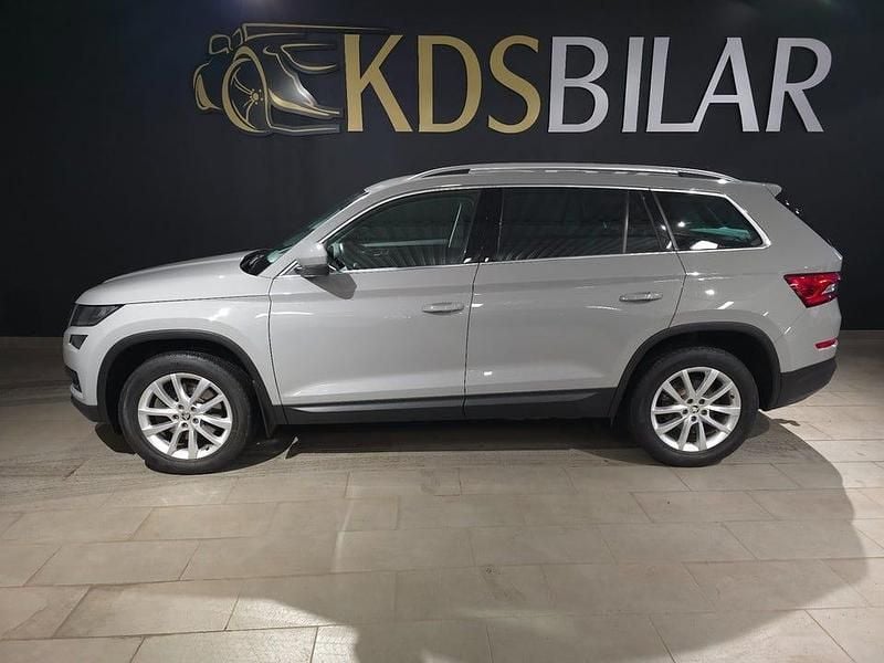 Grå Begagnad 2020 Skoda Kodiaq Business Line SUV | 259 900 kr (Bra pris) - Bild 1/4