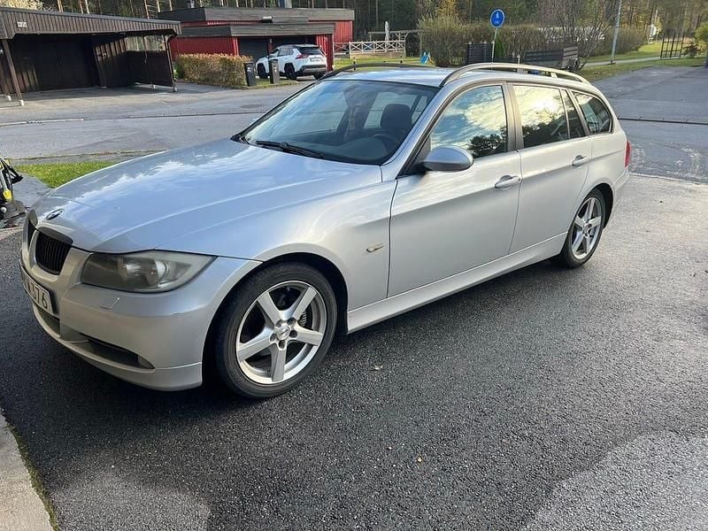 Begagnad 2006 BMW 320 Kombi | 45 000 kr (Marknadspris) - Bild 1/3