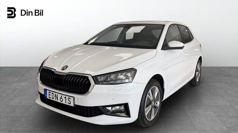 Vit Begagnad 2023 Skoda Fabia Halvkombi | 209 900 kr (Bra pris) - Bild 1/4