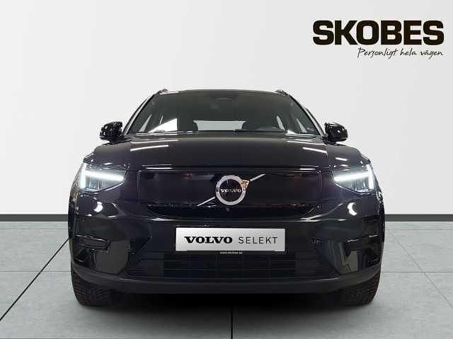 Begagnad Volvo XC40 Core 175 kW (238 HK) 2023 Svart SUV
