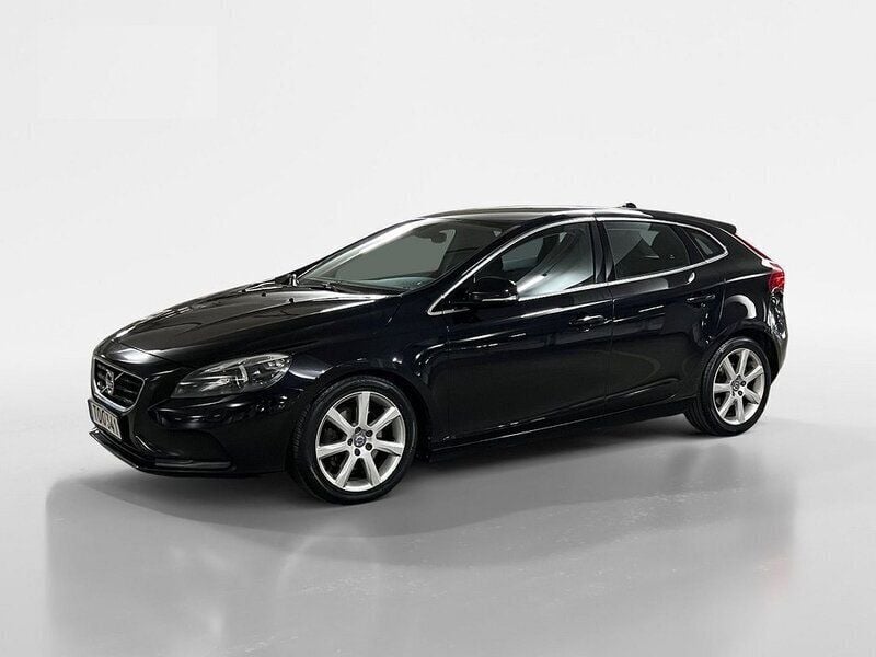 Svart Begagnad 2014 Volvo V40 Momentum Kombi | 109 900 kr (Bra pris) - Bild 1/4