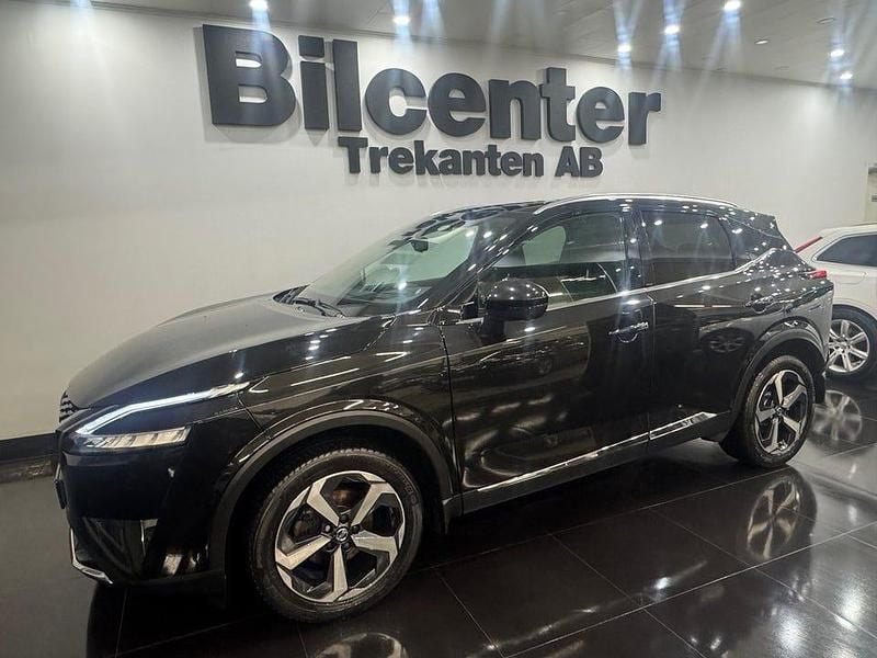 Svart Begagnad 2021 Nissan Qashqai SUV | 249 900 kr (Lite dyr) - Bild 1/1