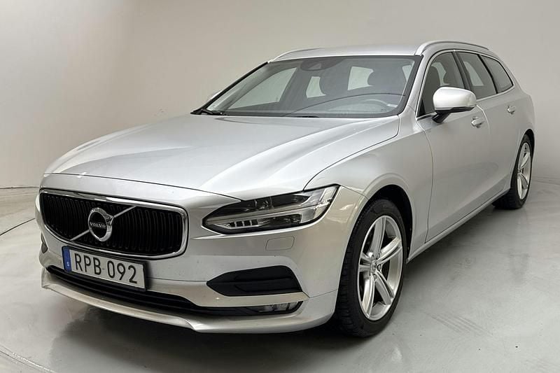 Silver Begagnad 2018 Volvo V90 Momentum Kombi | 166 000 kr (Superpris) - Bild 1/4