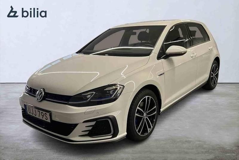 Vit Begagnad 2020 VW Golf VII GTE Halvkombi | 249 000 kr - Bild 1/1
