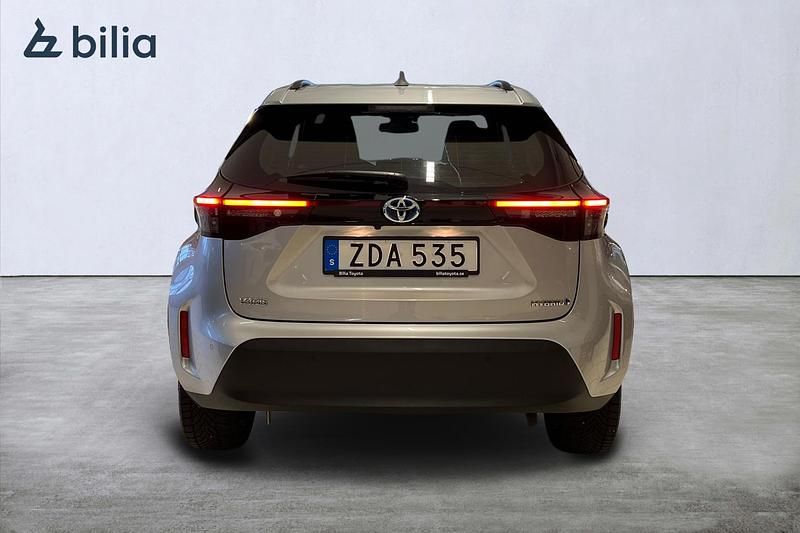 Begagnad Toyota Yaris Hybrid 2023 Silver