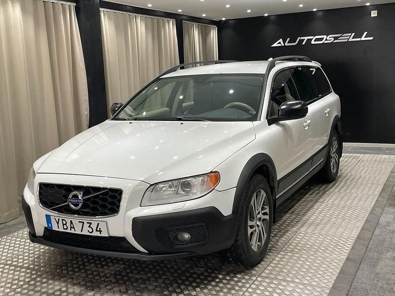 Vit Begagnad 2009 Volvo XC70 Summum SUV | 89 900 kr (Bra pris) - Bild 1/4