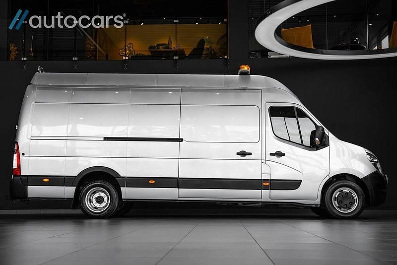 Silver Begagnad 2018 Nissan NV400 SE Van | 498 750 kr - Bild 1/4