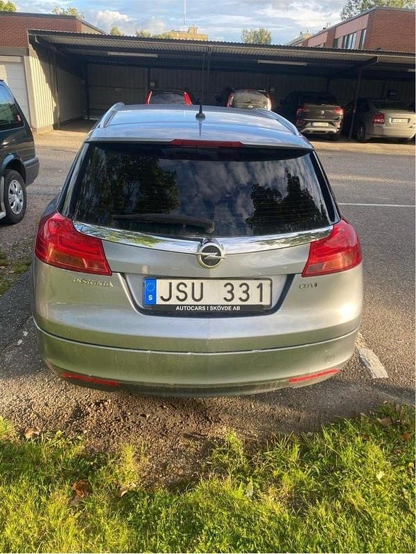 Grå Begagnad 2009 Opel Insignia Edition Kombi | 25 000 kr (Lite dyr) - Bild 1/4