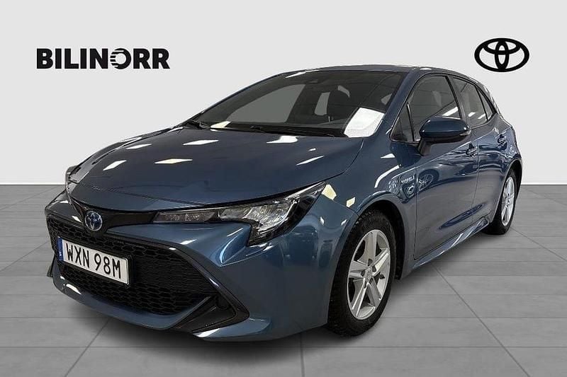 Begagnad Toyota Corolla Hybrid Active 124 HK (91 kW) 2021 Blå Halvkombi
