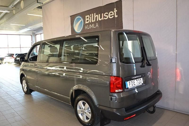 Begagnad VW Caravelle 150 HK (110 kW) 2023 Grå Minibuss