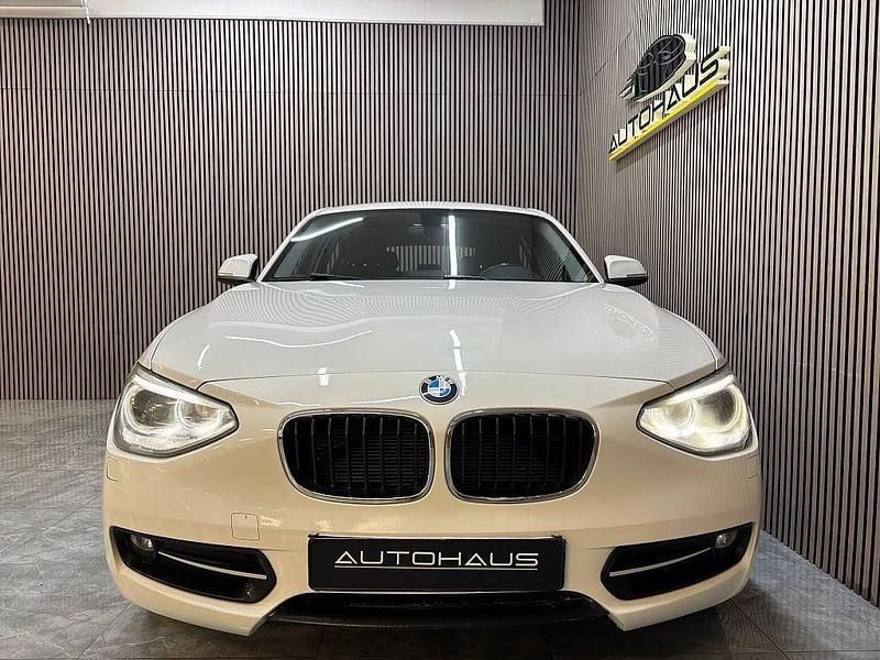 Begagnad BMW 116 Sport Line 136 HK (100 kW) 2015 Vit Halvkombi