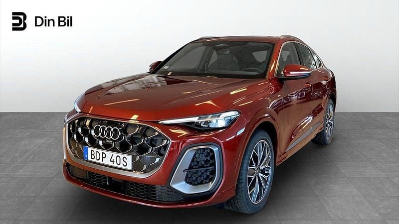 Röd Ny 2025 Audi Q5 Sportback Design SUV | 902 700 kr - Bild 1/4