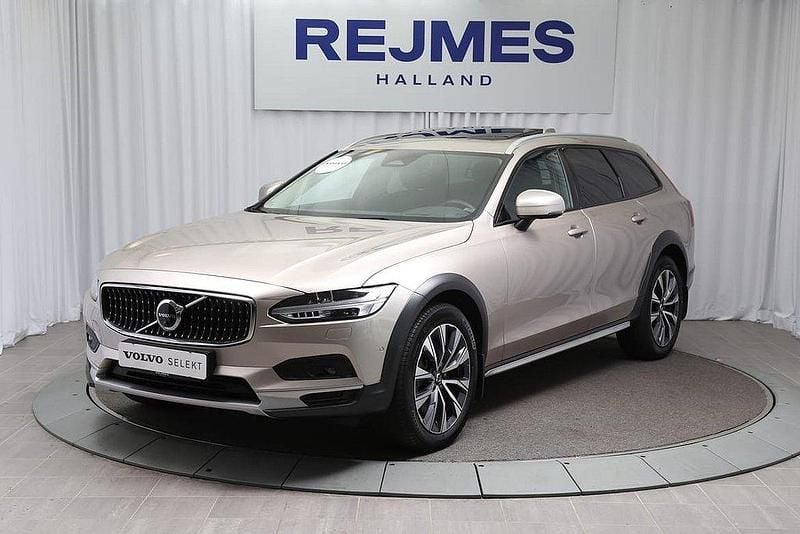 Ljusgrå Begagnad 2022 Volvo V90 CC Ultimate Kombi | 489 500 kr (Lite dyr) - Bild 1/4