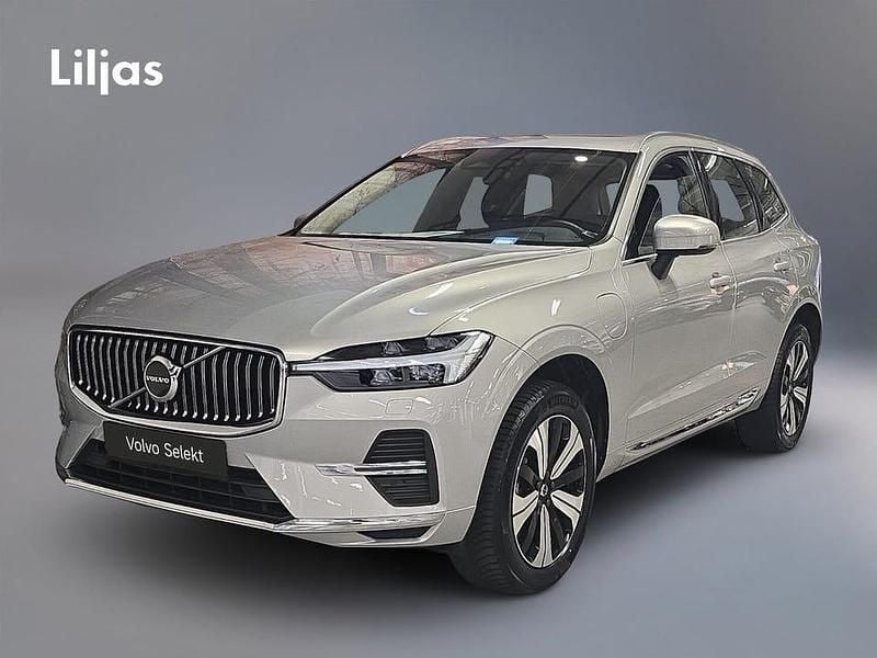 Begagnad Volvo XC60 Plus 355 HK (261 kW) 2023 Silver SUV