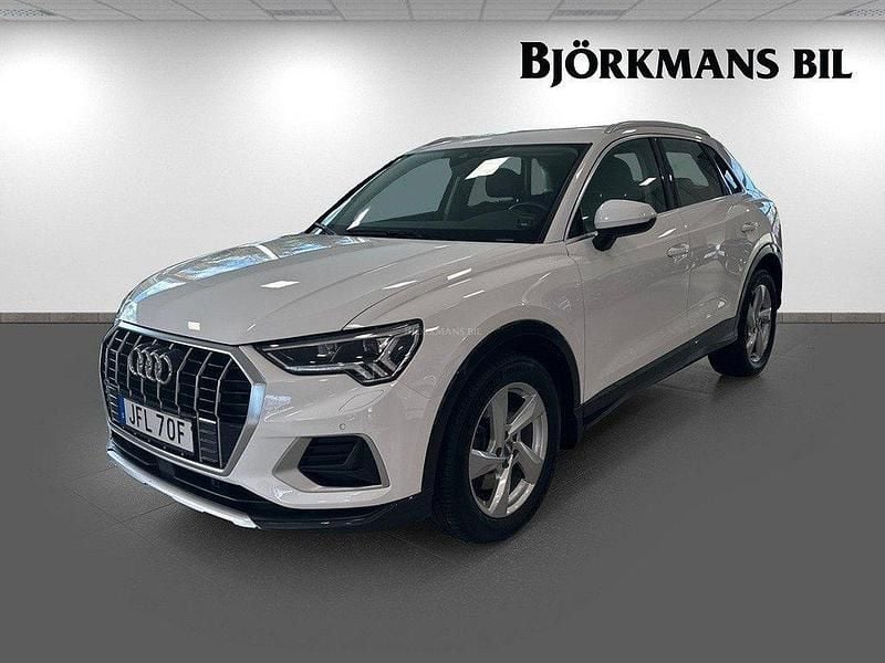 Vit Begagnad 2018 Audi Q3 Advanced Plus SUV | 274 900 kr (Marknadspris) - Bild 1/4