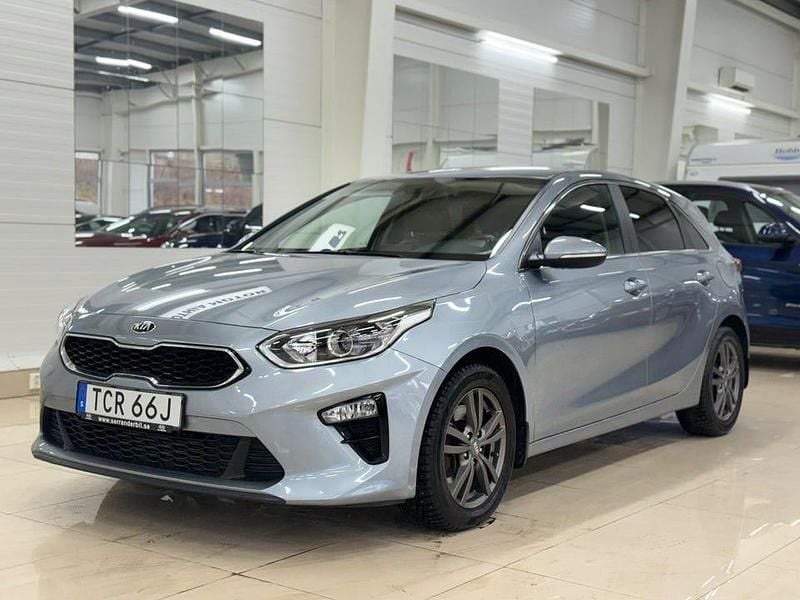 Grå Begagnad 2019 Kia Ceed Advance Halvkombi | 184 900 kr (Marknadspris) - Bild 1/4