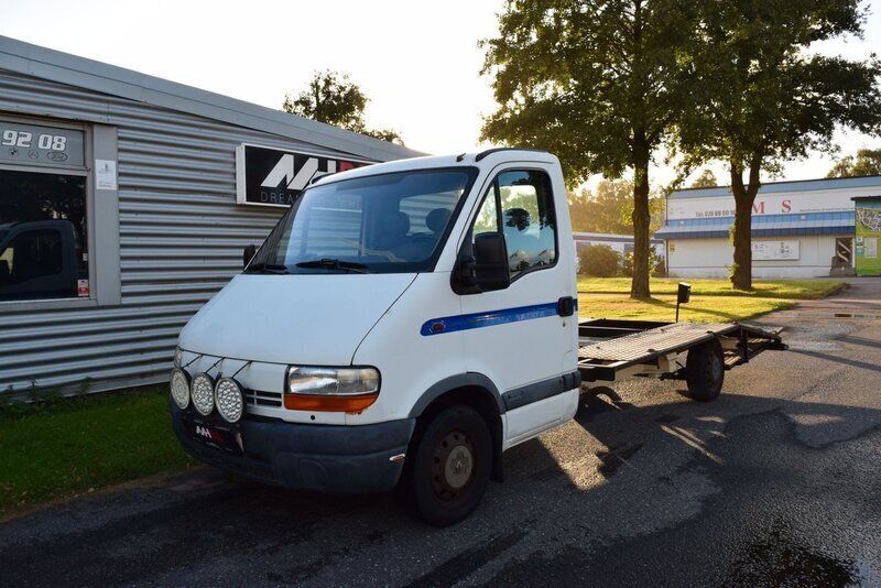 Vit Begagnad 2001 Renault Master Van | 89 900 kr - Bild 1/4