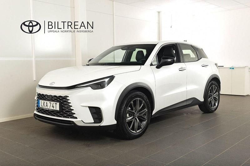 Vit Begagnad 2024 Lexus LBX SUV | 374 900 kr (Marknadspris) - Bild 1/4