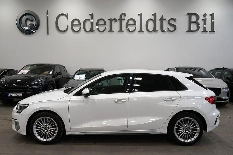 Begagnad Audi A3 Sportback 150 HK (110 kW) 2021 Vit Halvkombi