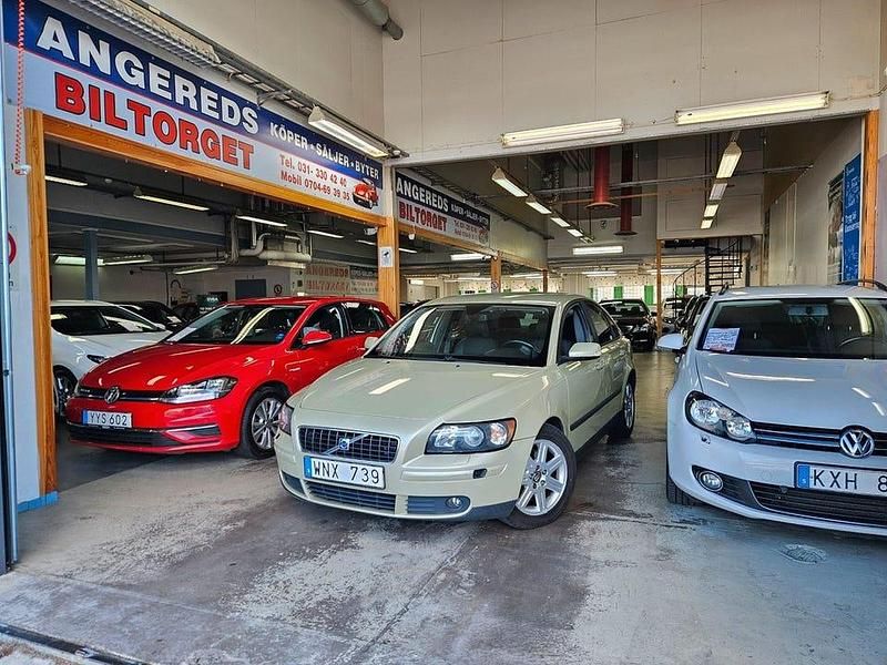 Begagnad Volvo S40 Kinetic 170 HK (125 kW) 2005 Ljusgrön Sedan