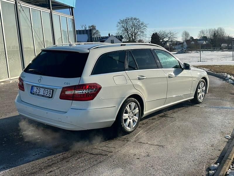 Begagnad Mercedes E220 170 HK (125 kW) 2011