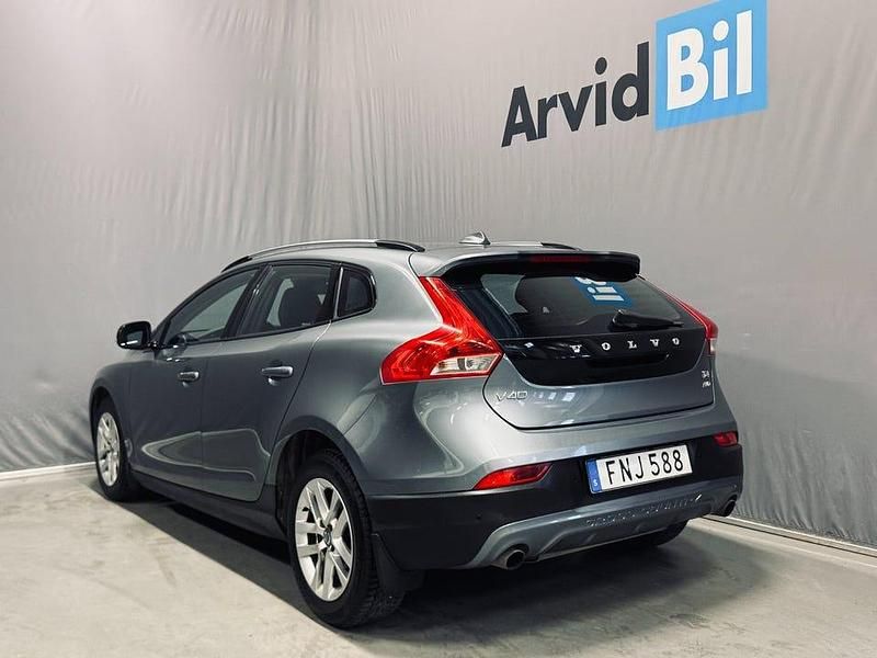 Begagnad Volvo V40 CC Momentum 180 HK (132 kW) 2015 Grå Kombi