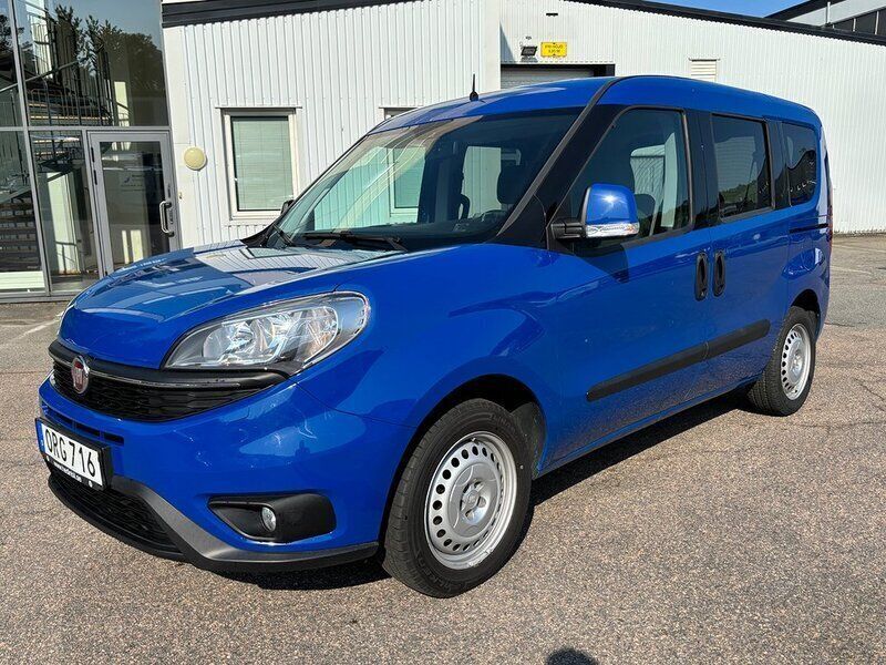 Blå Begagnad 2015 Fiat Doblò Minibuss | 84 500 kr - Bild 1/4