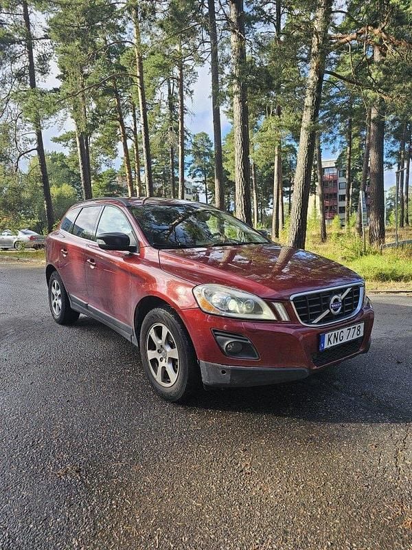 Röd Begagnad 2010 Volvo XC60 SUV | 77 000 kr (Bra pris) - Bild 1/4