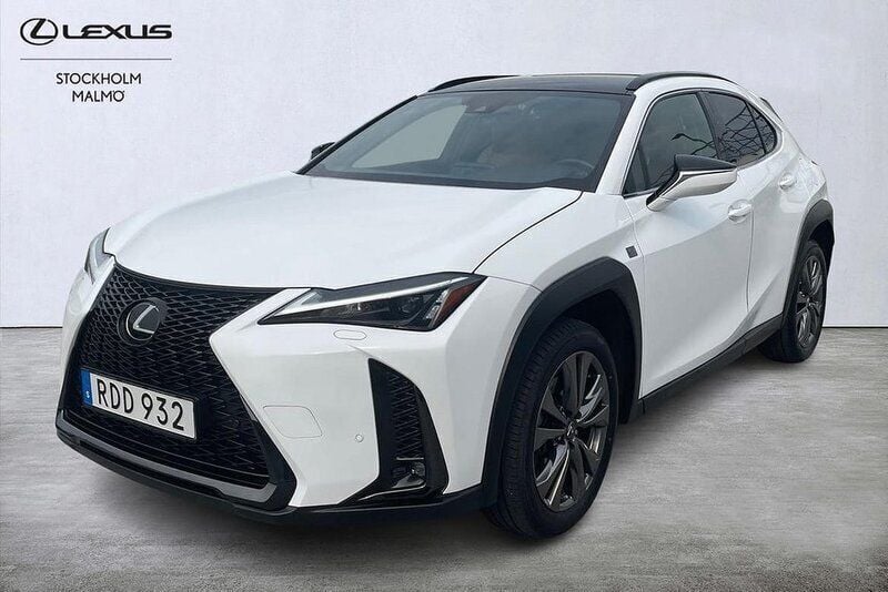 Vit Begagnad 2023 Lexus UX 250h Sport Design Packet SUV | 339 000 kr (Marknadspris) - Bild 1/4