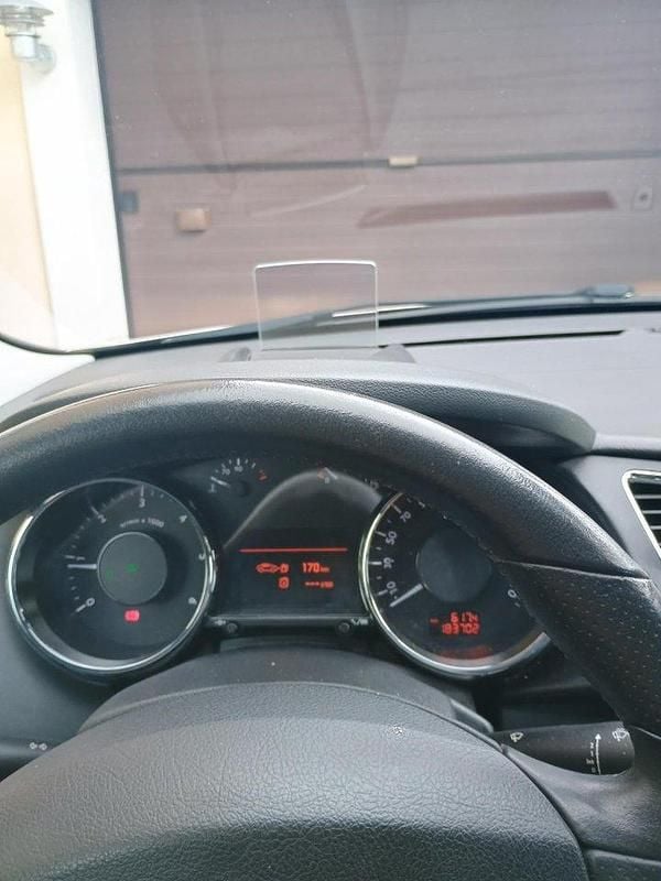 Grå Begagnad 2011 Peugeot 3008 Kombi | 47 000 kr (Bra pris) - Bild 1/4