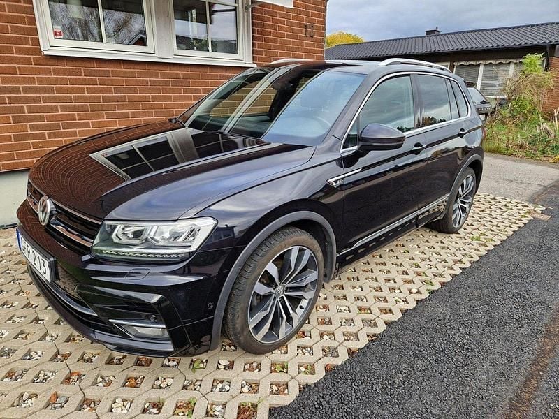 Svart Begagnad 2018 VW Tiguan R-line SUV | 179 000 kr (Lite dyr) - Bild 1/4