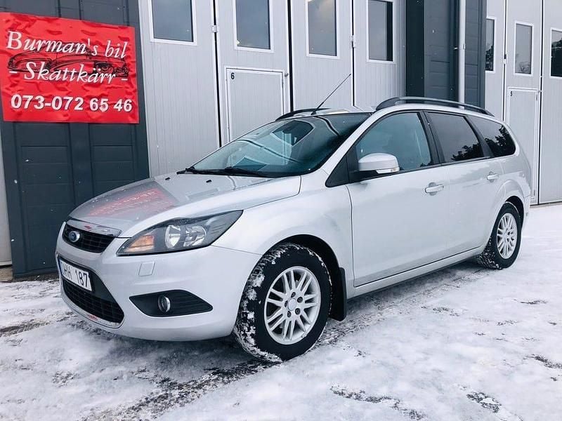 Grå Begagnad 2009 Ford Focus Titanium Kombi | 37 500 kr (Marknadspris) - Bild 1/4