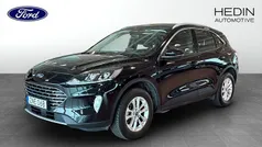 Svart (black) Begagnad 2022 Ford Kuga Titanium SUV | 244 900 kr (Marknadspris)