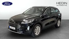 Svart (black) Begagnad 2022 Ford Kuga Titanium SUV | 279 900 kr (Marknadspris)