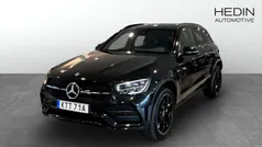 Svart (black) Begagnad 2022 Mercedes GLC300e AMG line Plus SUV | 479 900 kr (Marknadspris)