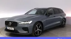 Grå Begagnad 2022 Volvo V60 Plus Kombi | 450 900 kr (Marknadspris)