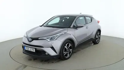 Grå Begagnad 2019 Toyota C-HR Active SUV | 209 000 kr (Marknadspris)