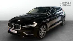 Svart (black) Begagnad 2022 Volvo V60 Kombi | 355 900 kr (Marknadspris)