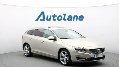 Begagnad Volvo V60 Standard 190 HK (139 kW) 2018 Luminous sand / 719 Kombi