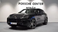 Svart (black) Ny 2025 Porsche Cayenne SUV | 1 558 500 kr (Marknadspris)