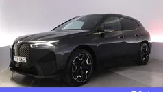 Grå Begagnad 2022 BMW iX Sport Line SUV | 594 900 kr (Marknadspris)