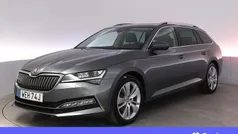 Grå Begagnad 2022 Skoda Superb Business Line Kombi | 354 900 kr (Marknadspris)