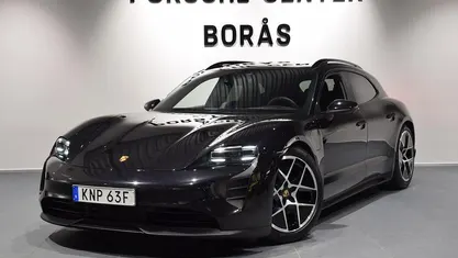 Begagnad 2023 Porsche Taycan Kombi | 699 000 kr (Bra pris)