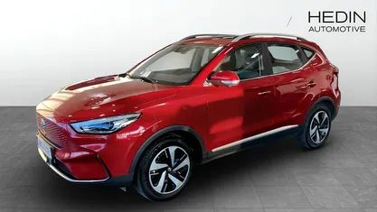 Röd Begagnad 2022 MG ZS Luxury Halvkombi | 244 900 kr (Marknadspris)