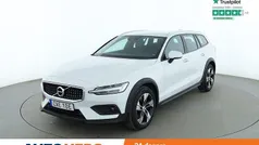 Begagnad 2019 Volvo V60 CC Momentum Kombi | 256 000 kr (Marknadspris)