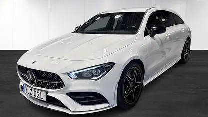 Vit Begagnad 2022 Mercedes CLA200 Shooting Brake AMG Kombi | 319 900 kr (Marknadspris)