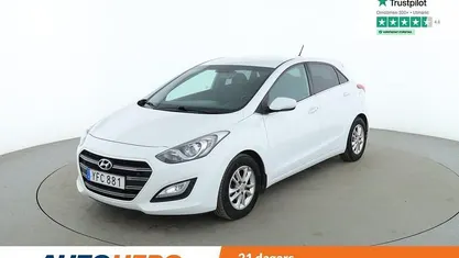 Vit Begagnad 2016 Hyundai i30 Premium Halvkombi | 113 000 kr (Bra pris)