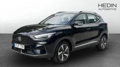 Svart (black) Begagnad 2022 MG ZS Luxury Sedan | 244 900 kr (Bra pris)