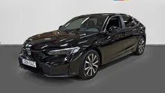 Crystal black pearl Begagnad 2024 Honda Civic Elegance Halvkombi | 358 800 kr (Superpris)