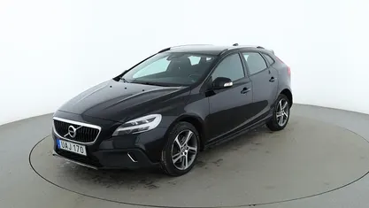 Svart Begagnad 2018 Volvo V40 CC Kinetic Kombi | 179 000 kr (Marknadspris)